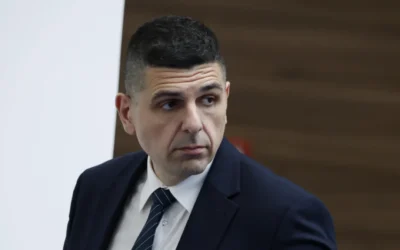 Да търси останки от дронове: Военният министър предложи на Мирчев да го спусне с въже в Черно море