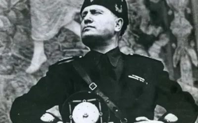 На 30 октомври 1922 г. Мусолини поема властта в Италия