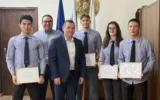 Кметът на Русе награди ученици от МГ „Баба Тонка“ за международен успех в областта на дигиталното производство