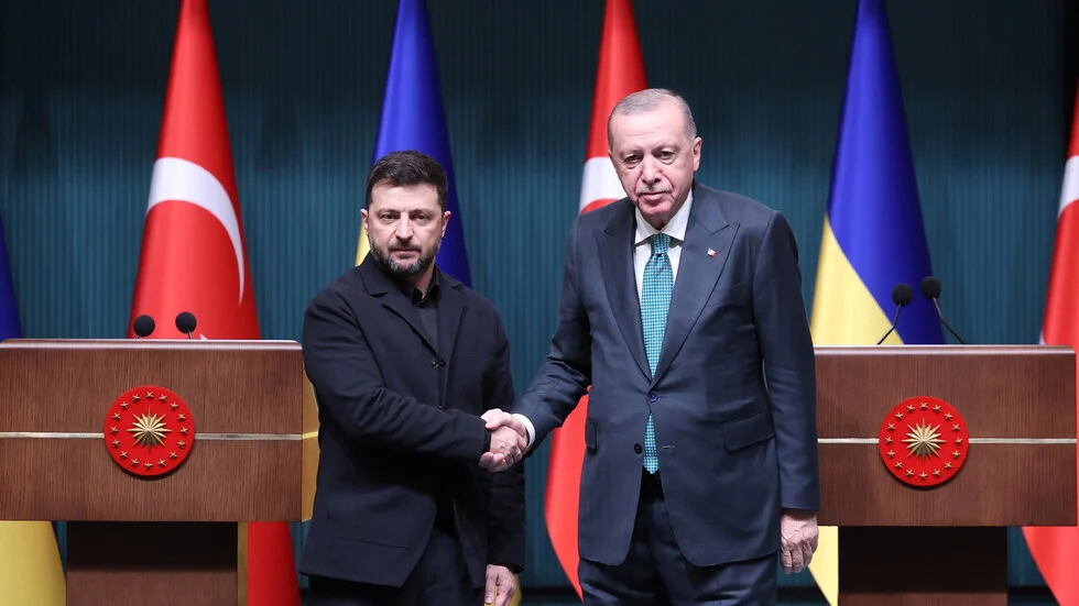 Зеленски пристига на крака при Ердоган