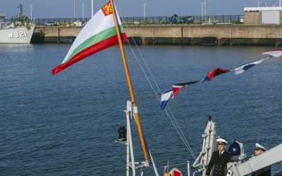 България получи от Белгия първия от 7 нови кораба за борба с морски мини