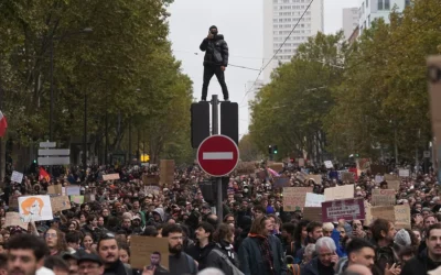 Франция мобилизира 70 000 полицаи заради нови протести