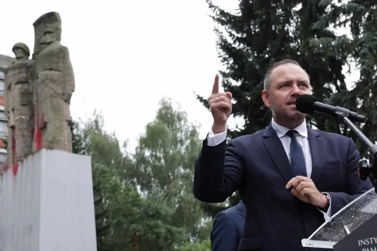 Навроцки свиква спешни консултации заради кризата в Полша